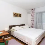 Apartman 13 Supetar