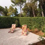 13 Apartman Supetar