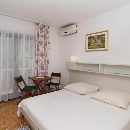 13 Apartman *