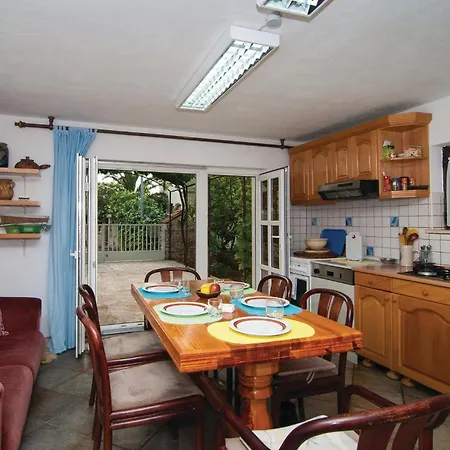 13 Apartman *
