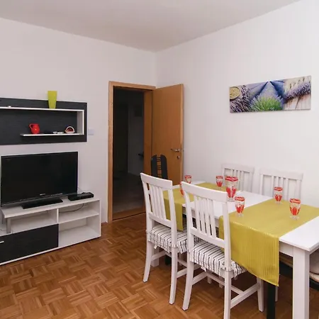 Apartment 13 Supetar